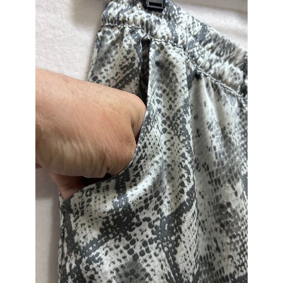 Victoria's Secret Loungewear Pajama Pants L Animal Print Zebra Satiny Pull On - Picture 6 of 9